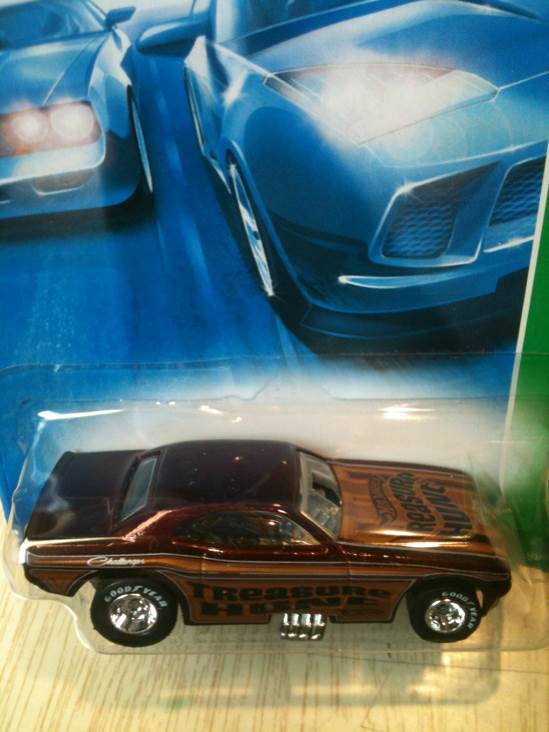 Dodge Challenger Funny Car - Trea$ure Hunt$ 2008 toy car collectible - Main Image 2