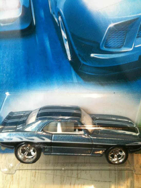 69 Camaro - 2008 Super Treasure Hunt Series toy car collectible - Main Image 2