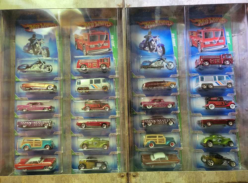 Neet Streeter - 2009 - HW Treasure Hunt toy car collectible - Main Image 3