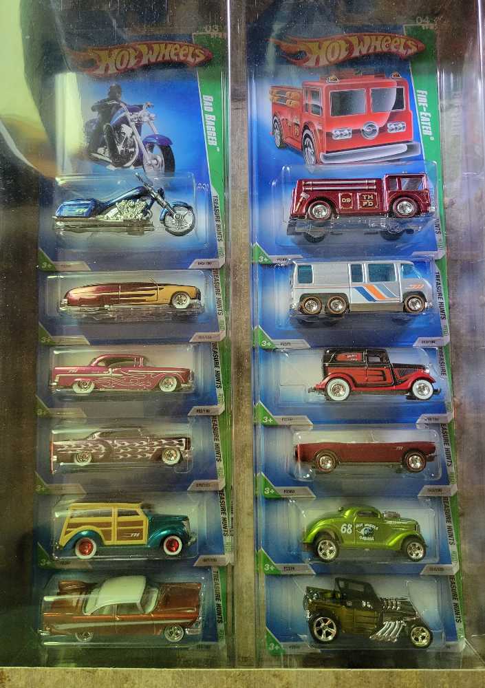 Bad Bagger - Trea$ure Hunt$ ‘09 toy car collectible - Main Image 4