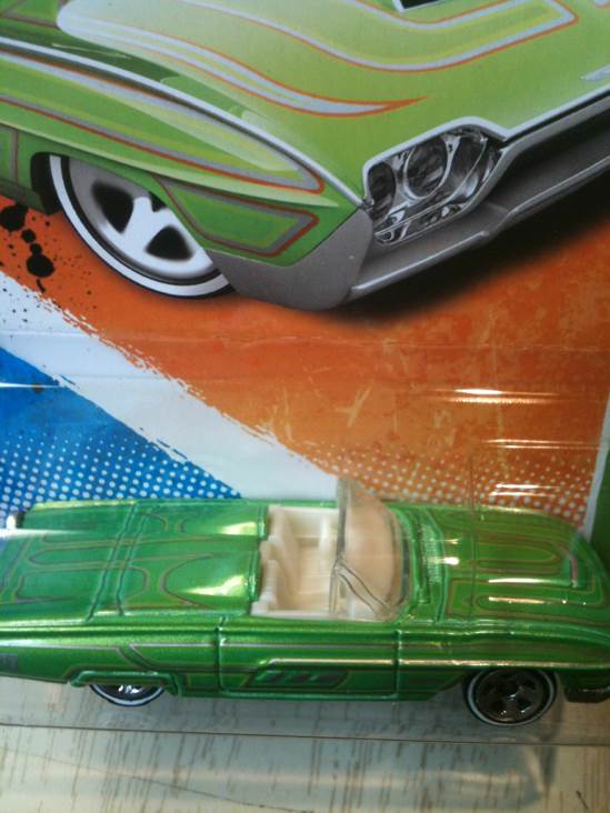 ’63 T-Bird - Treasure Hunts ’11 toy car collectible - Main Image 2
