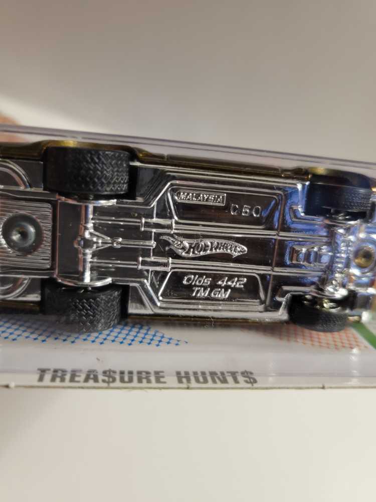 ’68 Olds 442 - Trea$ure Hunt$ ’11 toy car collectible - Main Image 3