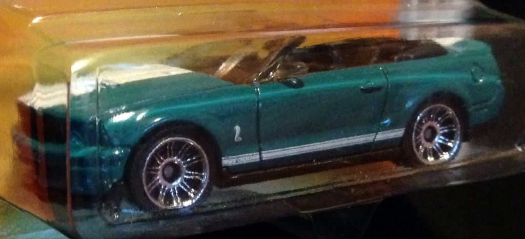 2007 Ford Shelby GT500 - Ready For Action toy car collectible - Main Image 2