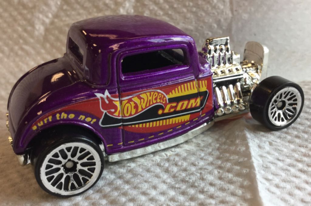 ‘32 Ford Vicky - 2001 Hot Wheels toy car collectible - Main Image 2