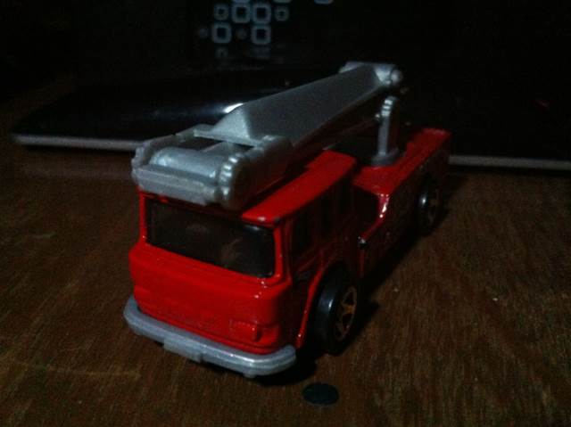 Fire Engine - Hotwheels toy car collectible - Main Image 2