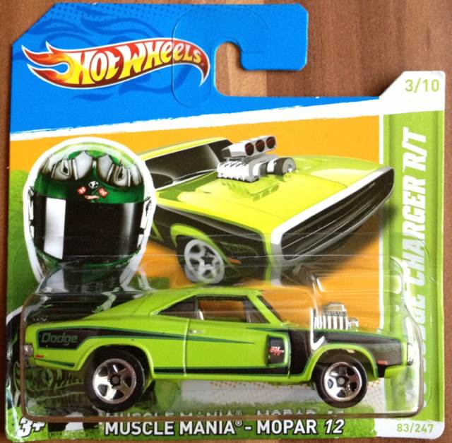 ’70 Dodge Charger R/T - HW Muscle Mania toy car collectible - Main Image 2