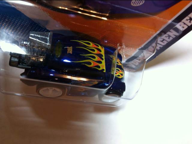 Volkswagen Beetle - Super Treasure Hunt toy car collectible - Main Image 2