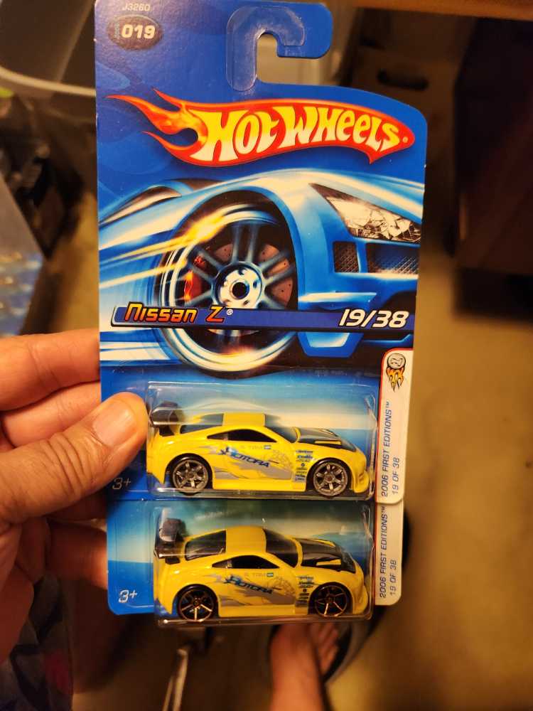 Nissan Z - 2006 First Editions toy car collectible - Main Image 3