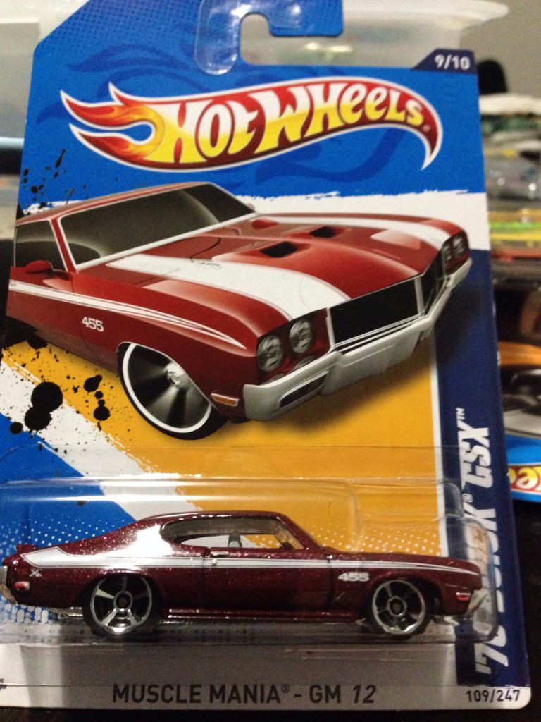Buick GSX - 2012 Muscle Mania toy car collectible - Main Image 2