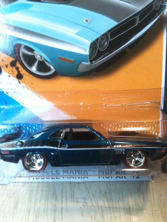 71 Dodge Challenger - 2012 Secret Super Treasure Hunt Series toy car collectible - Main Image 2