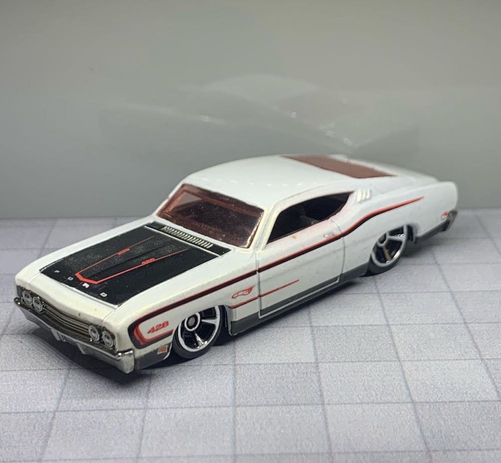 Ford Torino Talladega 1969 - HW Speed Graphics toy car collectible - Main Image 3