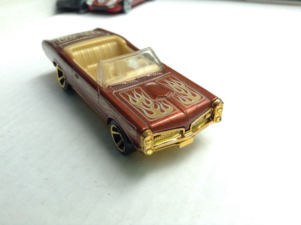1967 Pontiac GTO Convertible - Classics (Series 4) toy car collectible - Main Image 2