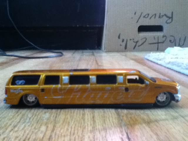 Ford Excursion  toy car collectible - Main Image 1
