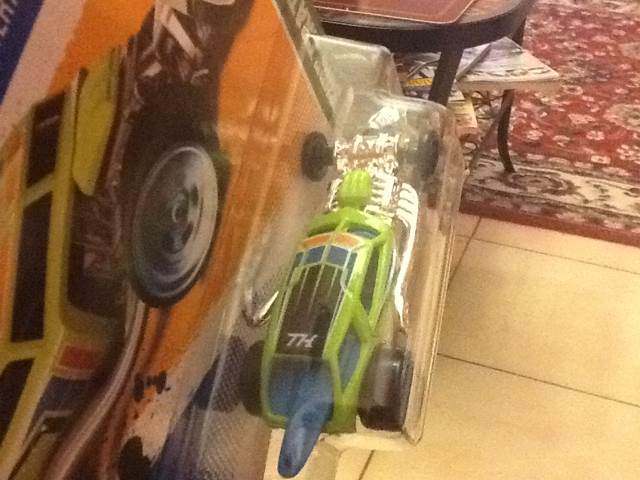 Surf Crate ( T-Hunt ) - 2012 Treasure Hunt toy car collectible - Main Image 2