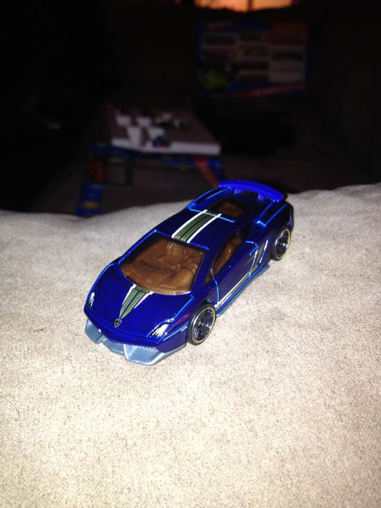 LAMBORGHINI GALLARDO LP 570-4 SUPERLEGGERA - HW All Stars ’12 toy car collectible - Main Image 2