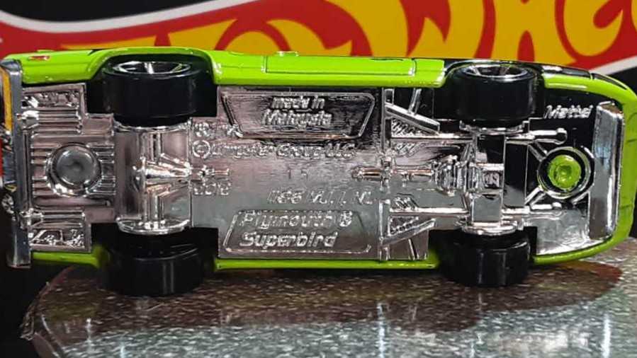 Plymouth Superbird ’70 - Big Cat Customs toy car collectible - Main Image 3