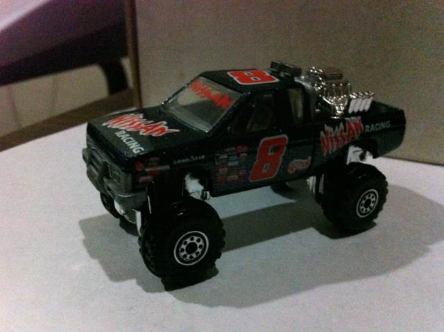 1990 #383 Nissan Truck Gray Plastic Grill alw-ct - Race Truck Series toy car collectible - Main Image 2