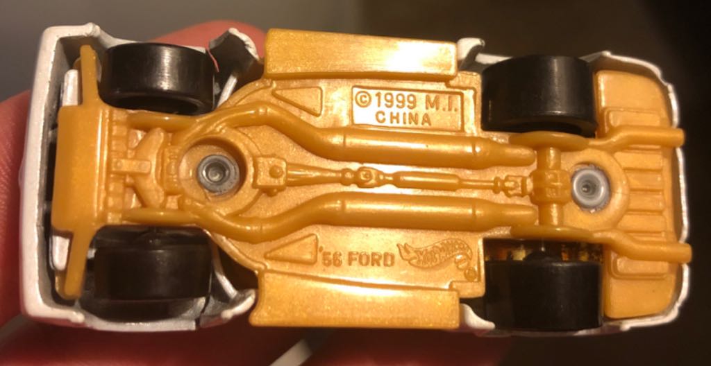 Ford 1956 - 2000 Hot Wheels toy car collectible - Main Image 2