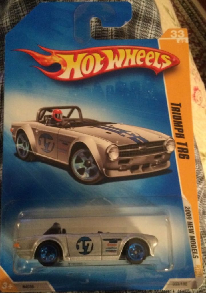 Triumph TR6 - 09 HW PREMIERE toy car collectible - Main Image 2