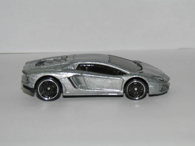 12 Lamborghini Aventador Lp 700-4 - 2012 New Models toy car collectible - Main Image 2
