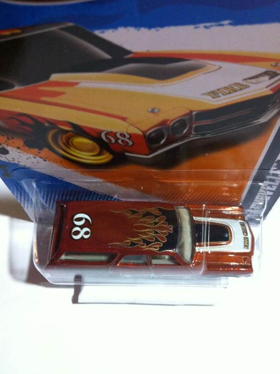’70 Chevelle SS Wagon - HW City Works ’12 toy car collectible - Main Image 2