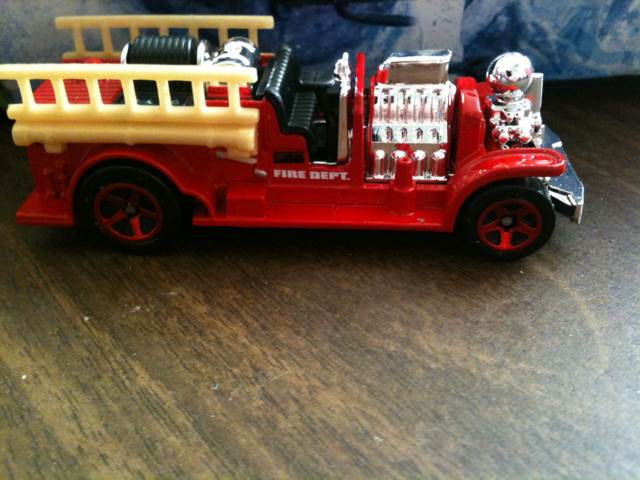 Old Number 5.5 - Indianapolis 500 100th Anniversary 5-Pack toy car collectible - Main Image 2