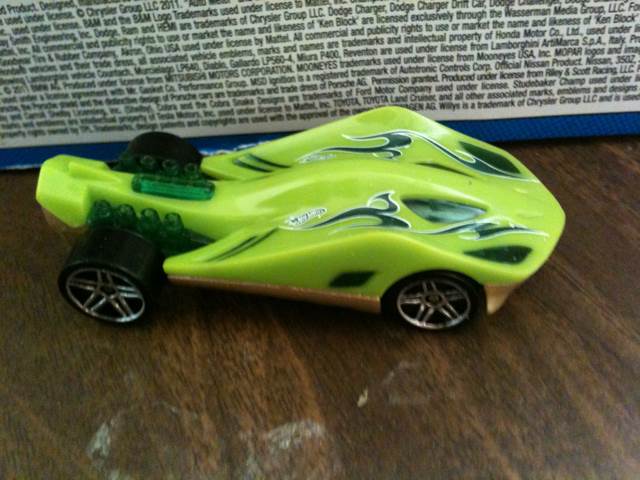 Super Stinger - Street Beasts 5-Pack toy car collectible - Main Image 2