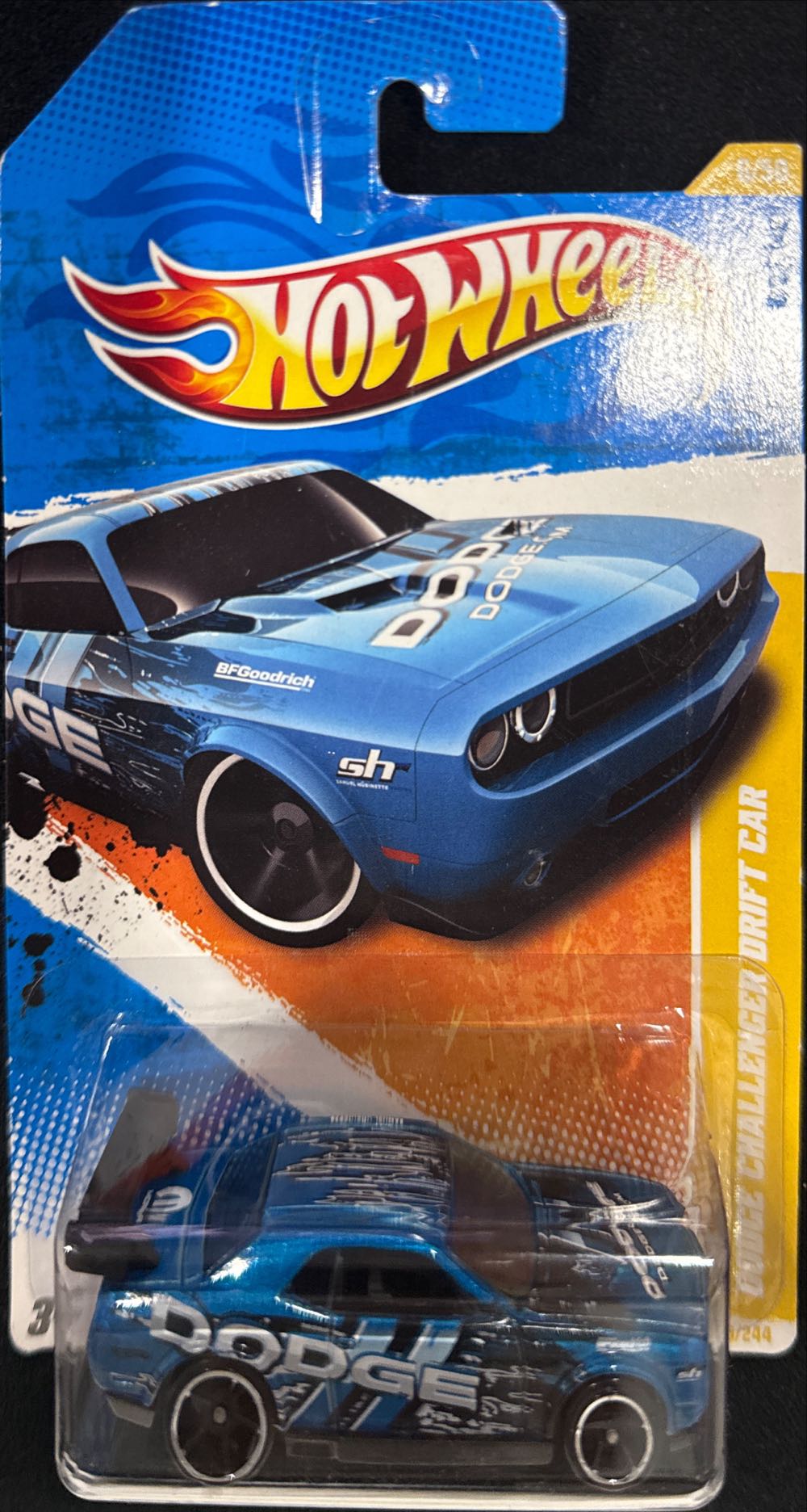 Dodge ‘11 Challenger Drift Car - 2011 New Models toy car collectible - Main Image 3