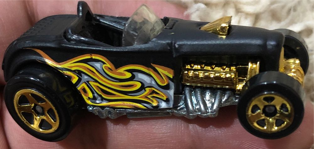 Deuce Roadster - HOT WHEELS STARS toy car collectible - Main Image 2