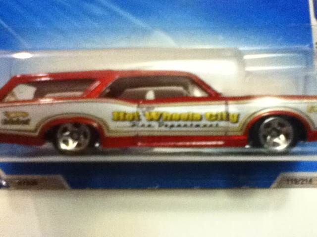 Custom ’66 GTO Wagon - HW City Works ’10 toy car collectible - Main Image 2