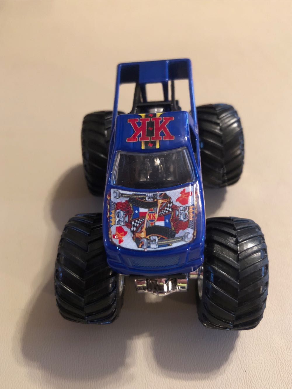 King Krunch - Flag Series toy car collectible - Main Image 2