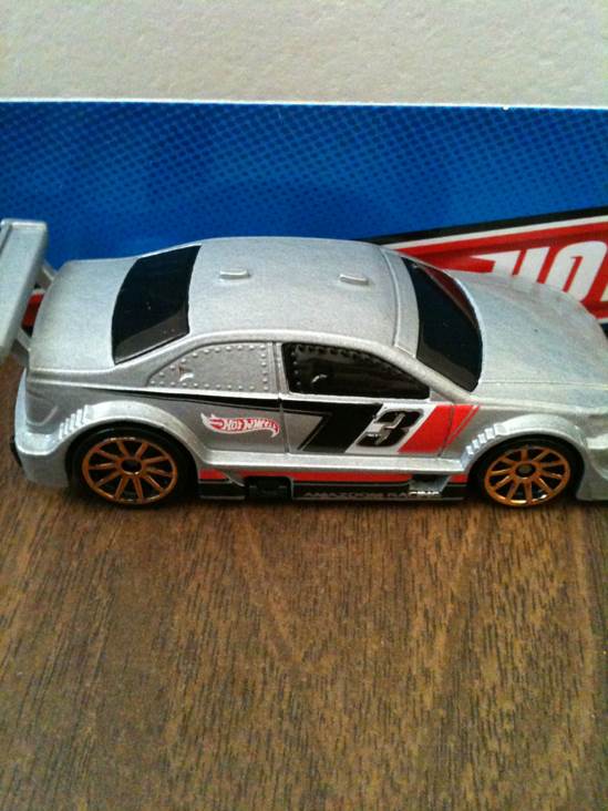 Amazoom - Mystery Models Series 2 toy car collectible - Main Image 2