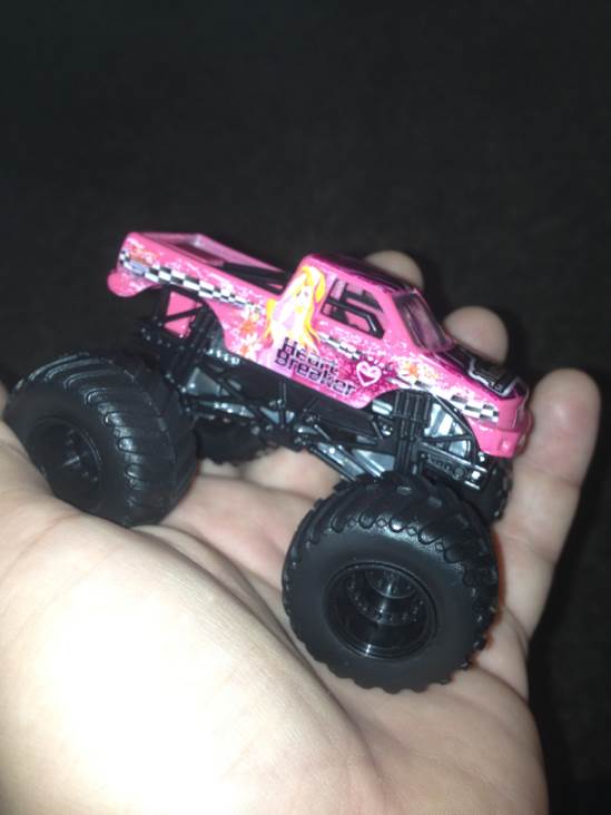 Heart Breaker - Monster Jam toy car collectible - Main Image 1