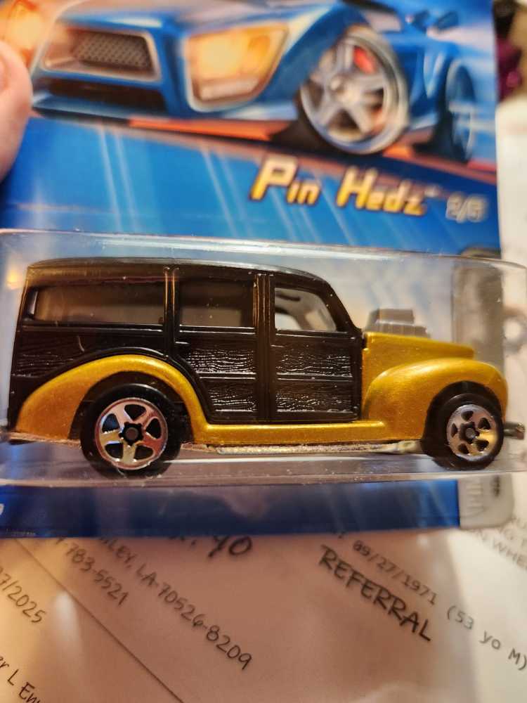 Woody 1940 - 2005 Pin Hedz toy car collectible - Main Image 2