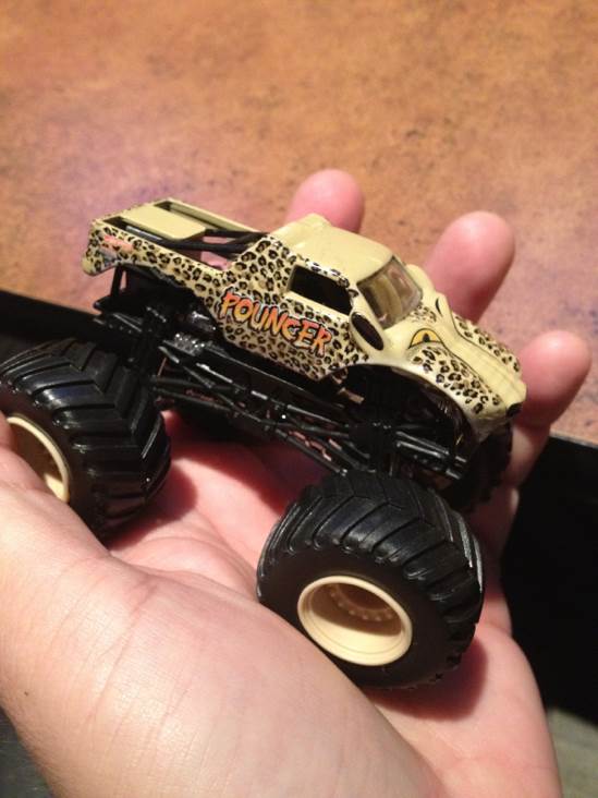 Pouncer - Rev Tredz toy car collectible - Main Image 1
