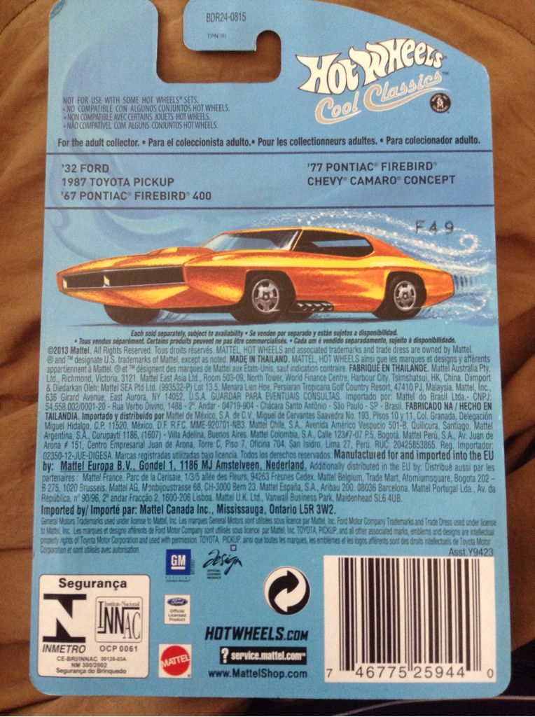 67 Pontiac Firebird 400 - Cool Classics toy car collectible - Main Image 2