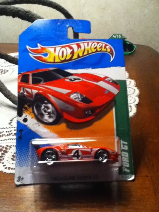 TH Ford GT - 2012 Treasure Hunt toy car collectible - Main Image 2