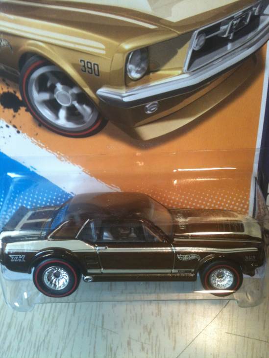Super Th Ford Mustang Coupe 1967 - 2012 Super Treasure Hunt Series toy car collectible - Main Image 2