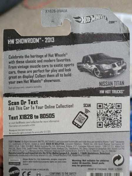 Nissan Titan - HW Showroom: HW Hot Trucks toy car collectible - Main Image 2