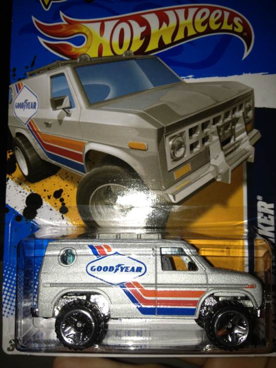 Baja Breaker - HW Performance 12 toy car collectible - Main Image 1