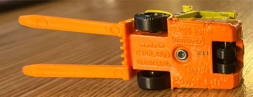 Power Lift - MBX Desert toy car collectible - Main Image 3