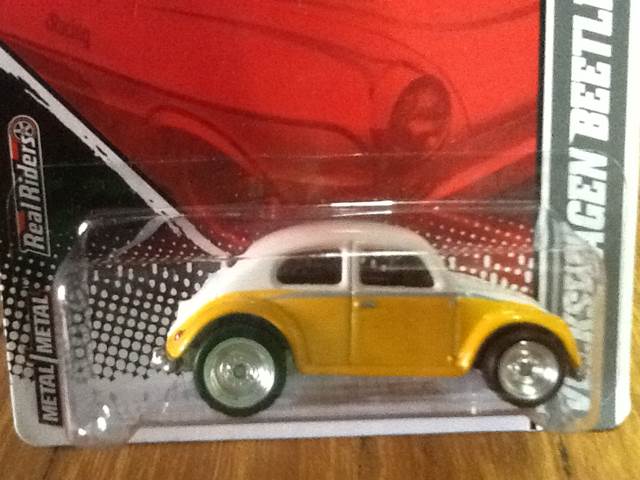 Volkswagen Beetle - Hot Wheels Garage toy car collectible - Main Image 2