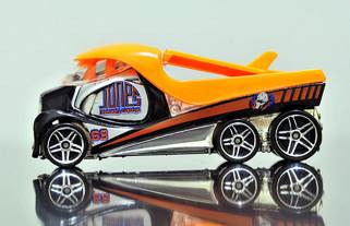 Cabbin’ Fever - 2003 Work Crewsers toy car collectible - Main Image 2