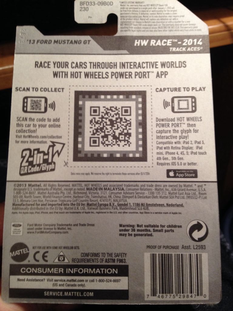 ’13 Ford Mustang - HW Race - 2014 Track Aces toy car collectible - Main Image 2