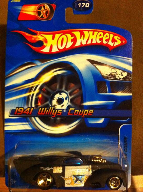 Emergency Squad - 1977: Dark Red