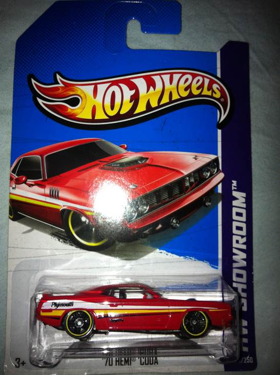 ’70 Hemi Cuda - HW Showroom - Muscle Mania ’13 toy car collectible - Main Image 1