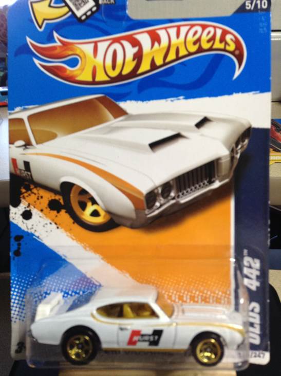 Olds 442 - 12 HW Performance toy car collectible - Main Image 2