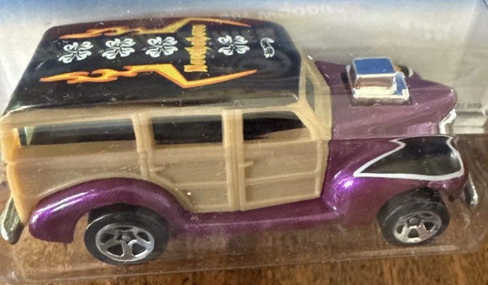 40s Woodie - Surf N Fun Series 1999 toy car collectible - Main Image 3