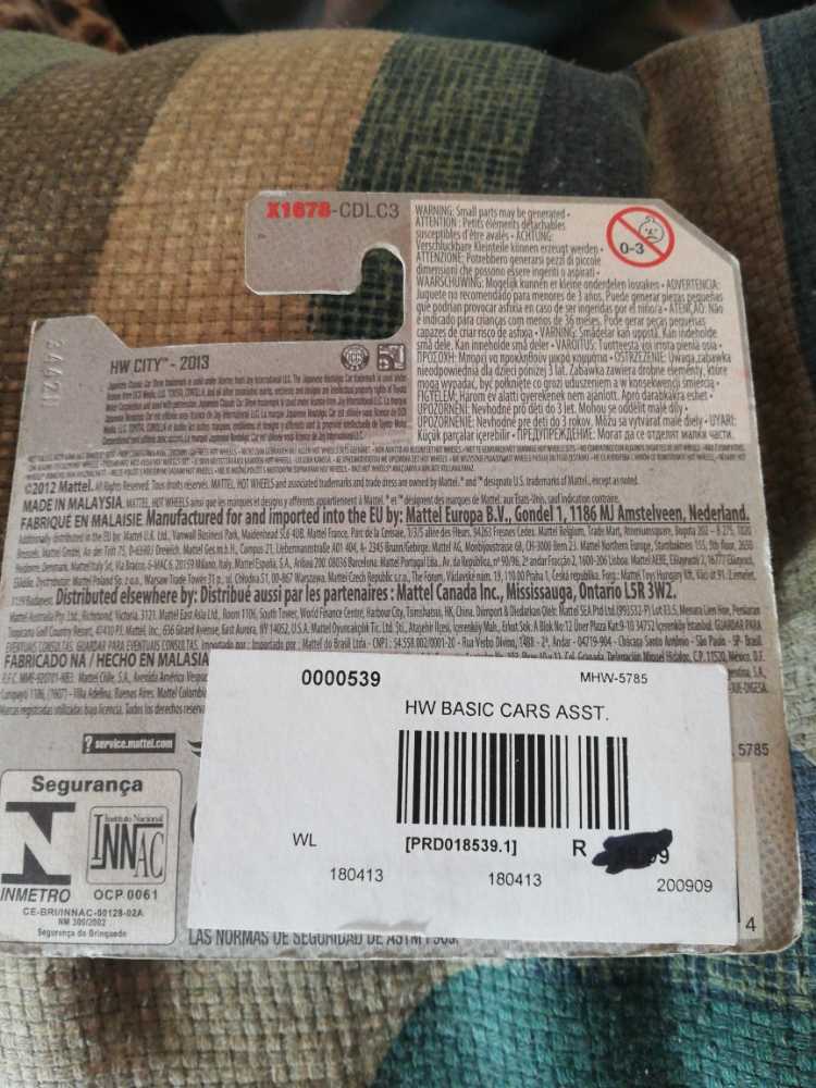 AE-86 Corolla - HW City toy car collectible - Main Image 3