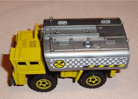Matchbox Water Hauler - MBX Construction toy car collectible - Main Image 2